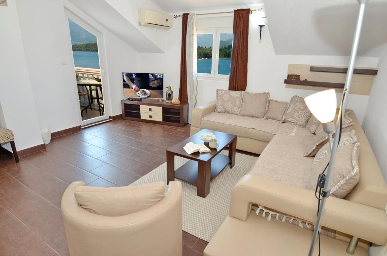 Stradioti Apartments Tivat Eksteriør billede