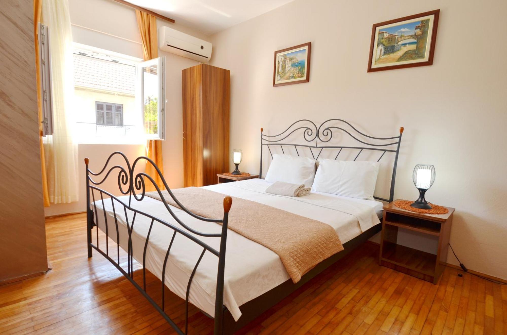 Stradioti Apartments Tivat Eksteriør billede