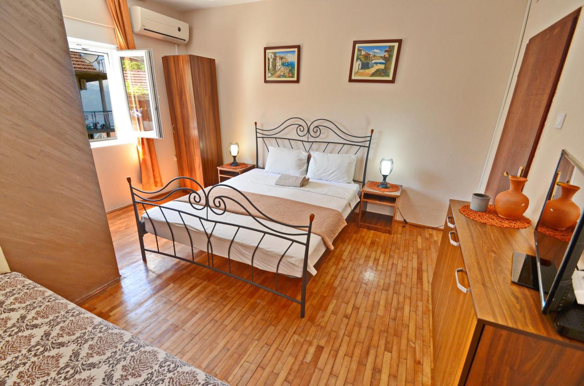 Stradioti Apartments Tivat Eksteriør billede