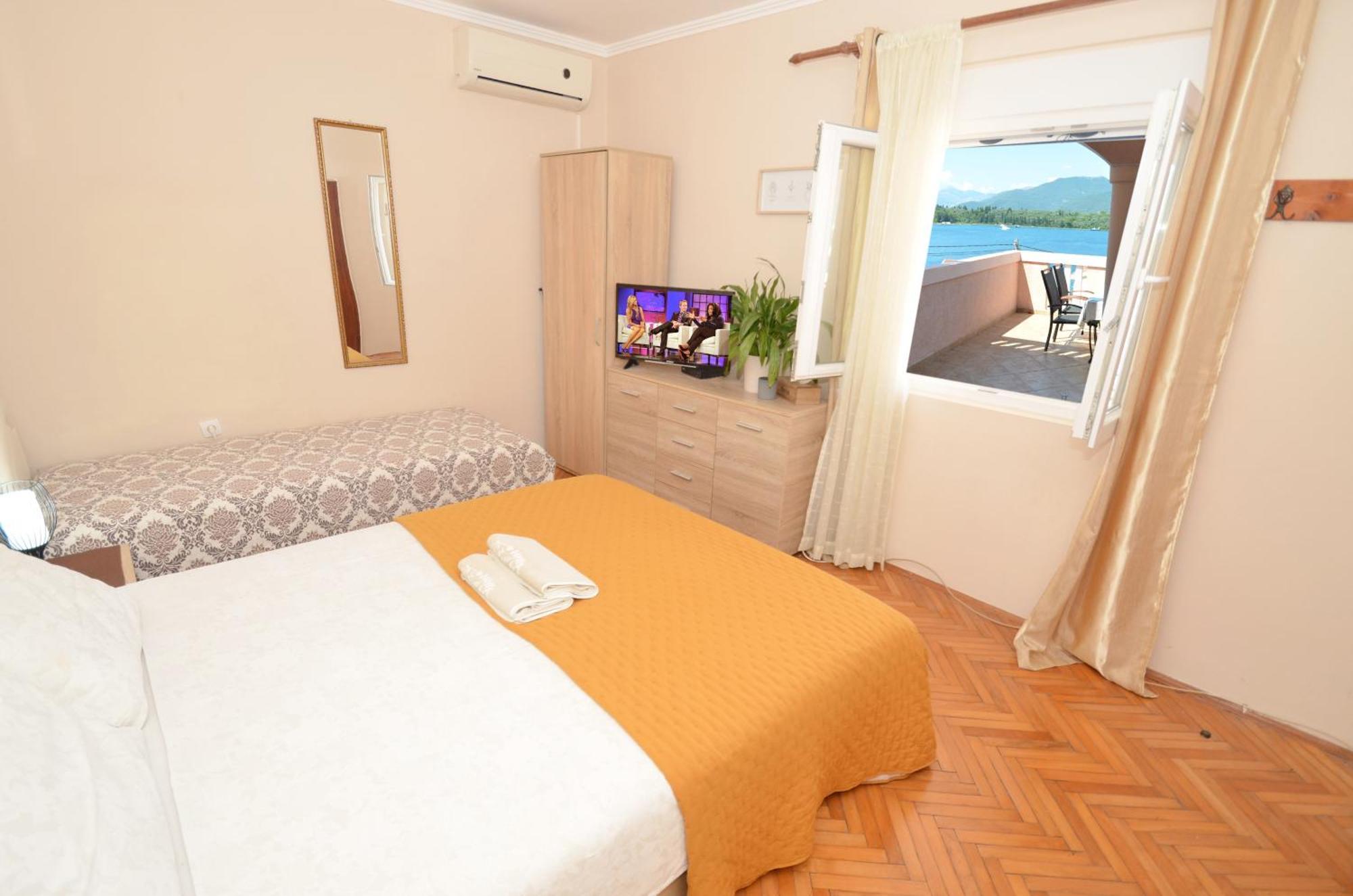 Stradioti Apartments Tivat Eksteriør billede